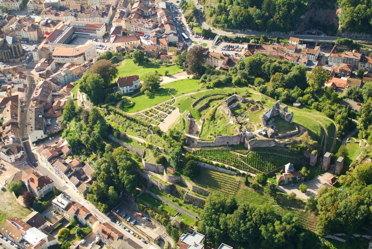 Domaine Du Chateau-Épinal Exteriör bild
